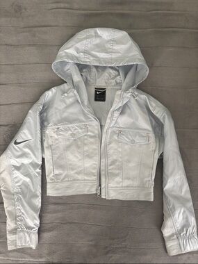 Nike Women's Light blue Hooded Crop Jacket